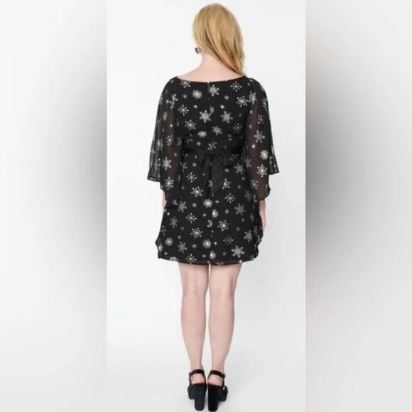 NWT M 6/8 Smak Parlour Black & Silver Snowflake “Social Climber” Caftan Dress - Picture 3 of 12